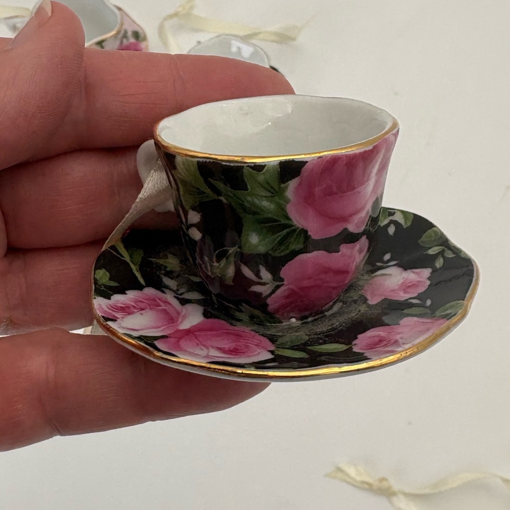 Set of 4 Floral Mini Teacup Ornaments - Pink Roses on Colorful Backgrounds - Picture 7 of 12